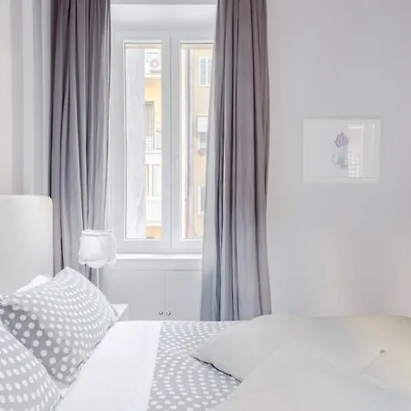 Plum Guide - In Orbit Apartment